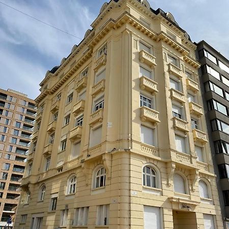 Uniek Appartement Op De Zeedijk Met Parking 오스텐드 외부 사진