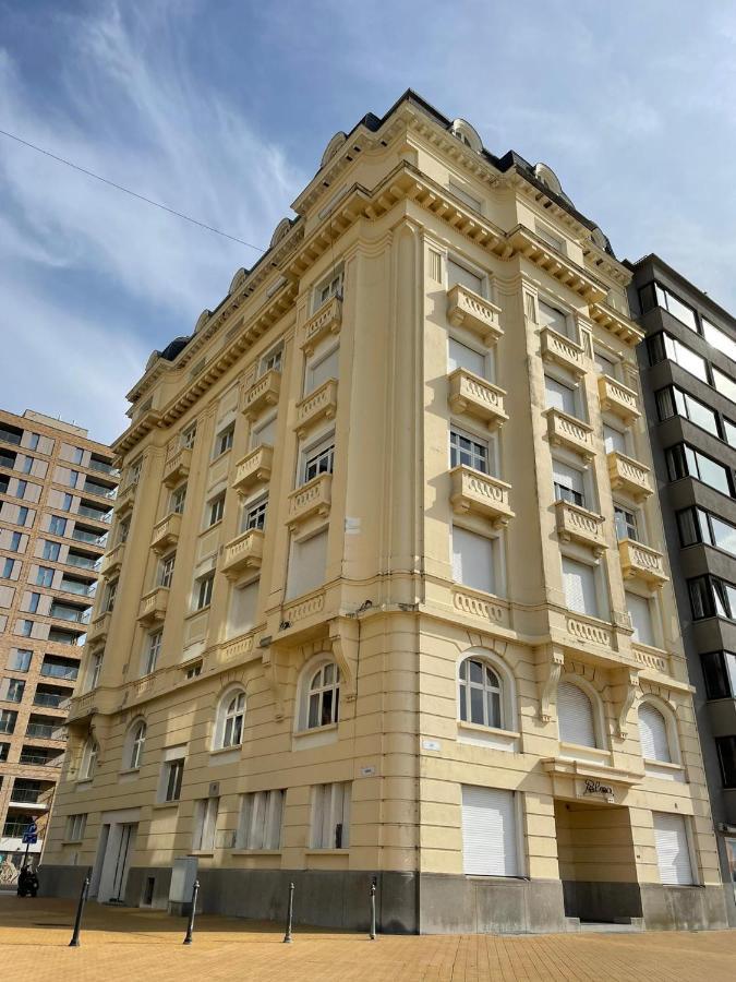 Uniek Appartement Op De Zeedijk Met Parking 오스텐드 외부 사진