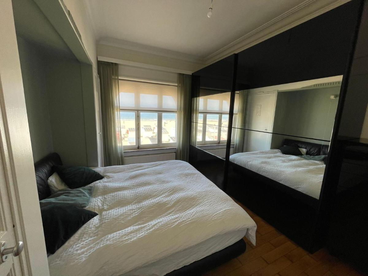 Uniek Appartement Op De Zeedijk Met Parking 오스텐드 외부 사진