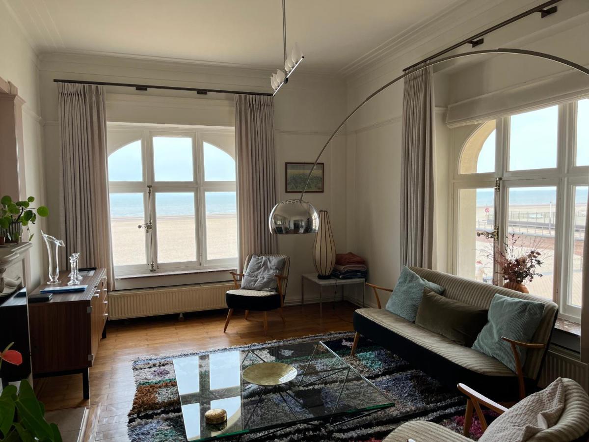Uniek Appartement Op De Zeedijk Met Parking 오스텐드 외부 사진